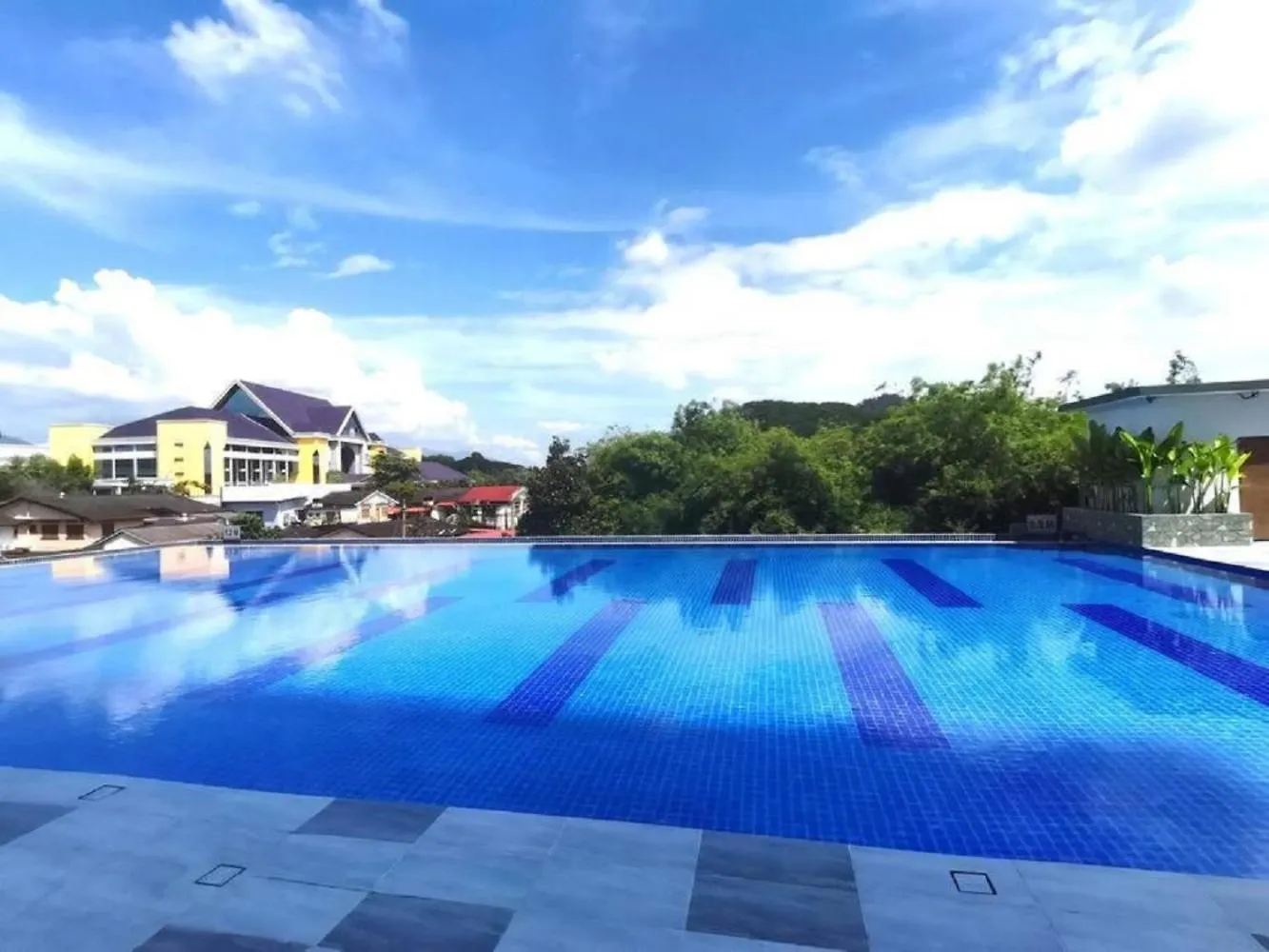 Kinta Riverfront Apartment Ipoh, Fully Air-Con Suite