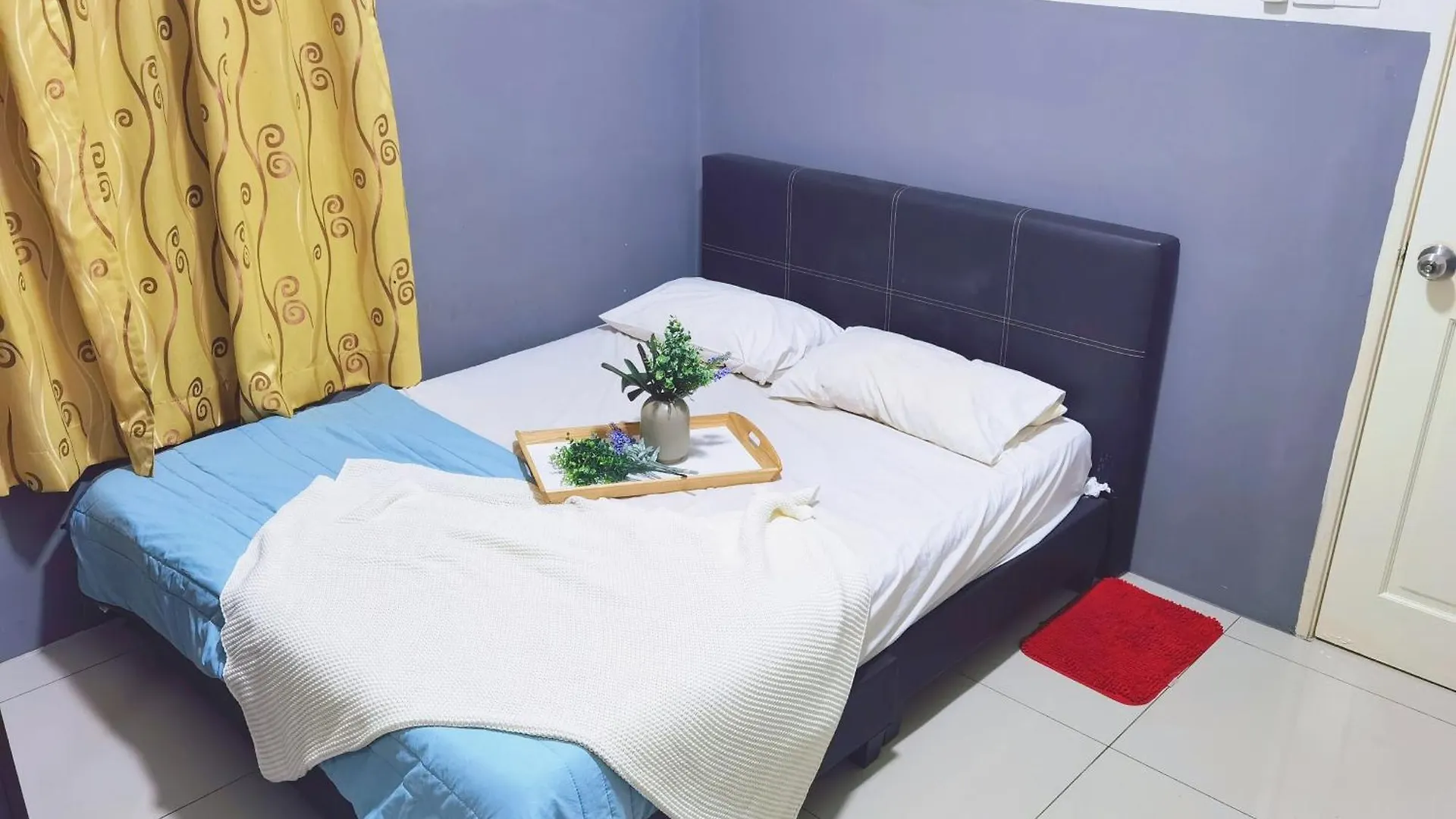 Kinta Riverfront Apartment Ipoh, Fully Air-Con Suite
