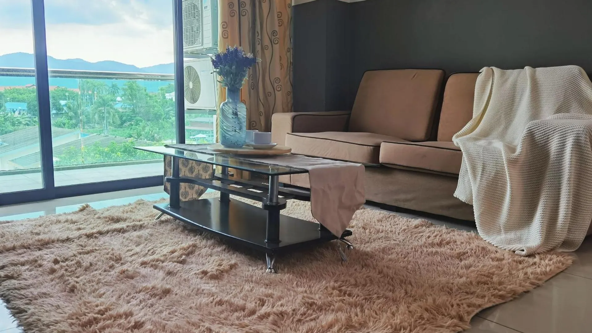 Kinta Riverfront Apartment Ipoh, Fully Air-Con Suite Ipoh